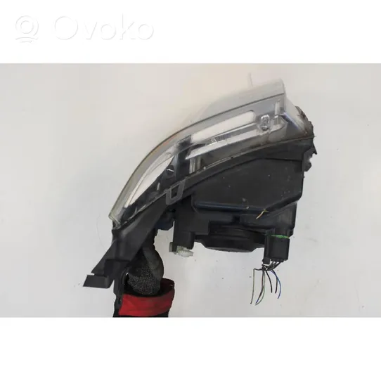 Ford Fusion Lampa przednia 246898-00R