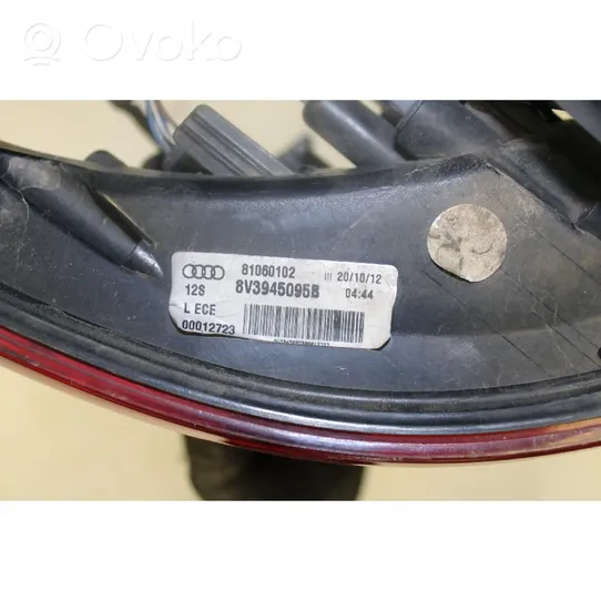 Audi A3 S3 8V Lampa tylna 8V3945095B