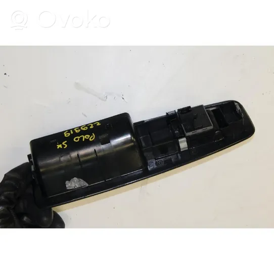 Volkswagen Polo IV 9N3 Electric window control switch 6Q1867171E