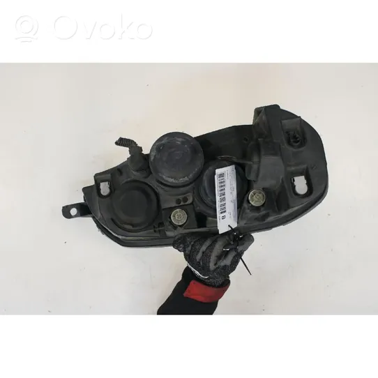 Fiat Punto (188) Lampa przednia 