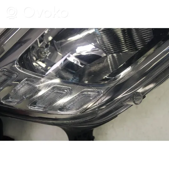 Dacia Sandero Headlight/headlamp 