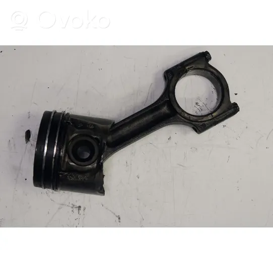 Renault Trafic II (X83) Piston avec bielle 