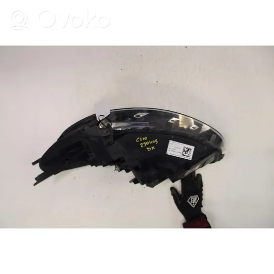 Renault Clio IV Lampa przednia 