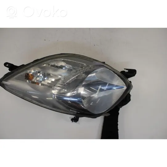 Toyota Yaris Lampa przednia 