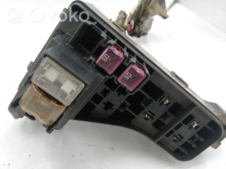 Toyota Corolla E120 E130 Module de fusibles NOCODE