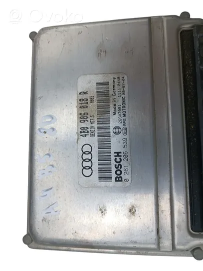 Audi A4 S4 B5 8D Unidad de control/módulo del motor 4B0906018R