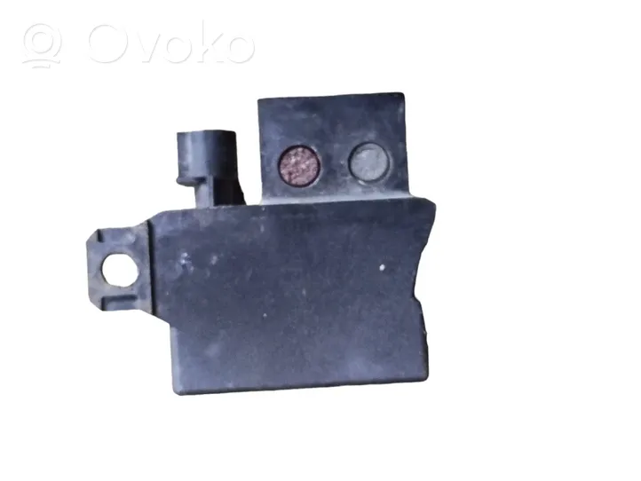 BMW 5 F10 F11 Coolant fan relay 7661503