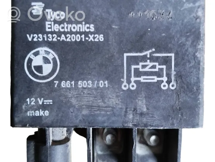 BMW 5 F10 F11 Jäähdytyspuhaltimen rele 7661503