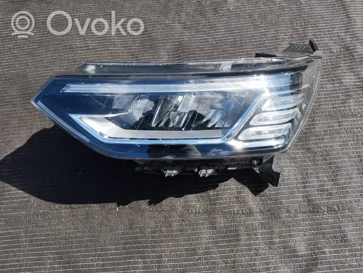 SsangYong Korando Set di fari/fanali 8310137201