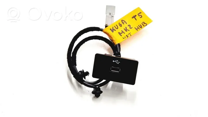 Ford Kuga II USB-pistokeliitin GL3T-14G332-AA