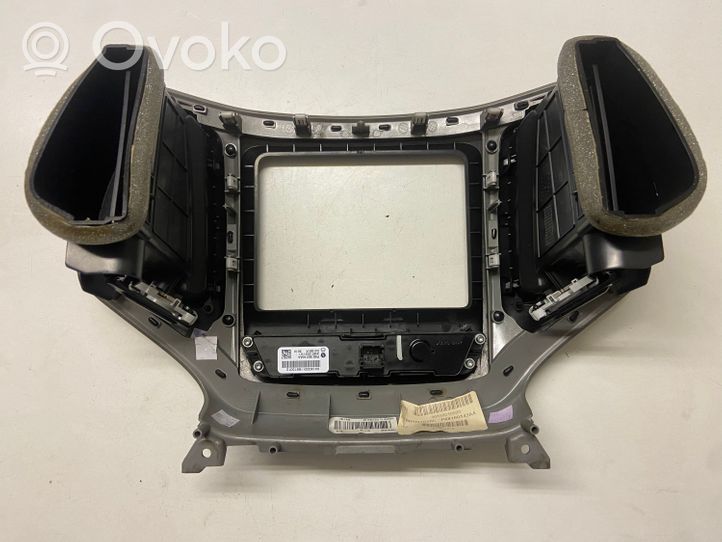 Jeep Cherokee Cadre, panneau d'unité radio / GPS P1WP091S5AD