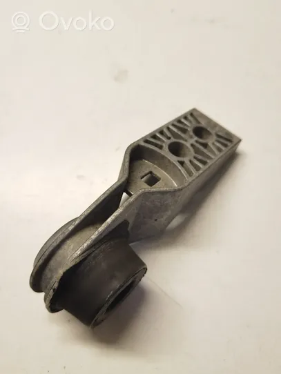 Jeep Cherokee Support / crochet de silencieux d'échappement 68141919AA