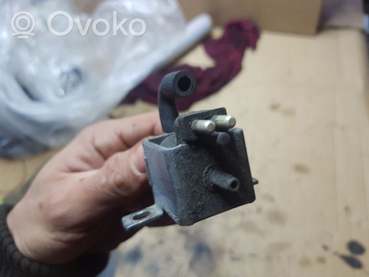 Mercedes-Benz S W140 Solenoidinis vožtuvas 001540869