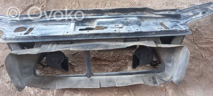 Volvo XC70 Staffa del pannello di supporto del radiatore parte superiore 