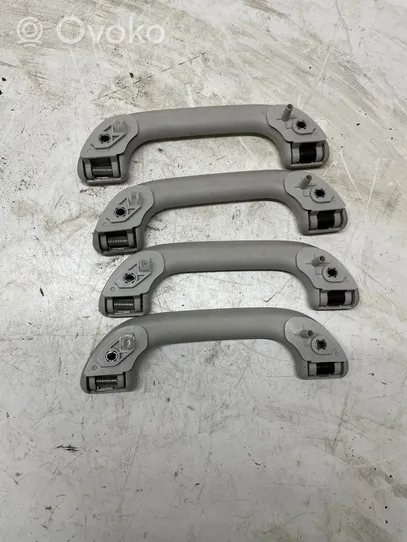 Subaru Forester SH Un set di maniglie per il soffitto 