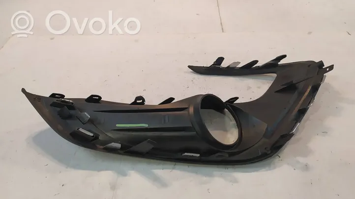 Ford Ka Декоративная решётка противотуманной фары J7BB15B216A