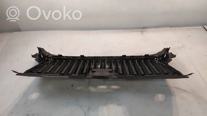 Skoda Fabia Mk3 (NJ) Grille calandre supérieure de pare-chocs avant 6V0853653