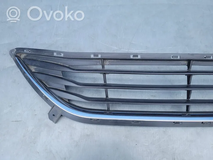 Hyundai Elantra Grille inférieure de pare-chocs avant 865613X000