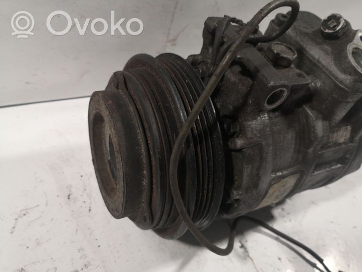 Volkswagen PASSAT B5 Ilmastointilaitteen kompressorin pumppu (A/C) 4B0260805C