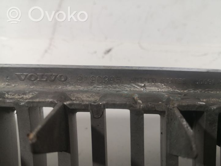 Volvo S70  V70  V70 XC Grille calandre supérieure de pare-chocs avant 9190385