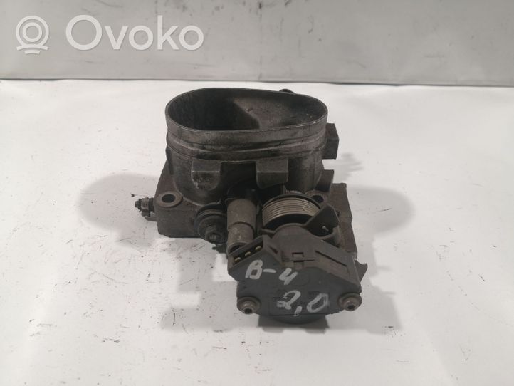 Volkswagen PASSAT B4 Droselinė sklendė 037907385H