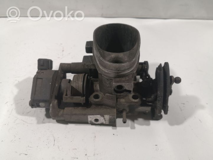 Volkswagen PASSAT B4 Droselinė sklendė 037907385H