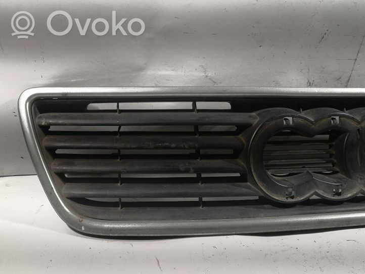 Audi A6 S6 C4 4A Maskownica / Grill / Atrapa górna chłodnicy AD0700602