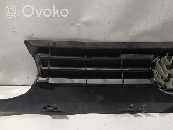 Volkswagen Golf III Maskownica / Grill / Atrapa górna chłodnicy 