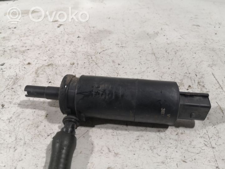 Volkswagen Jetta VI Žibintų apiplovimo skysčio siurbliukas 3B7955681