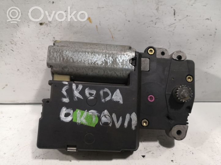 Skoda Octavia Mk1 (1U) Motor/activador 0390201650