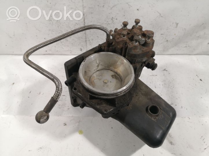 Audi 100 200 5000 C3 Kraftstoffverteiler Einspritzleiste 0438100125