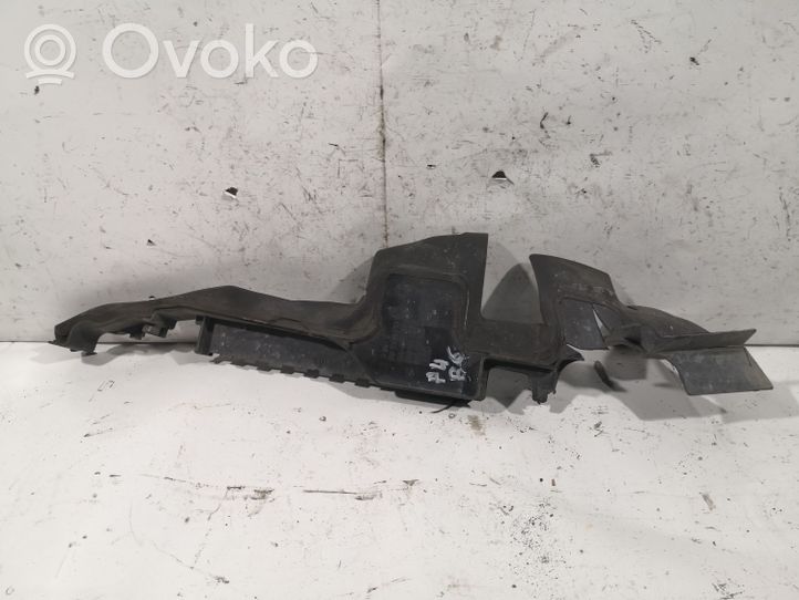 Audi A4 S4 B6 8E 8H Wlot / Kanał powietrza intercoolera 8E0121284B