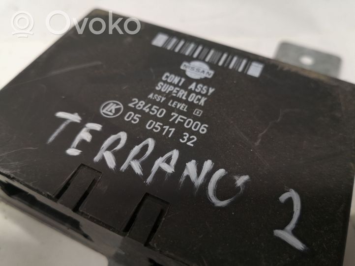 Nissan Terrano Oven keskuslukituksen ohjausyksikön moduuli 284507F006