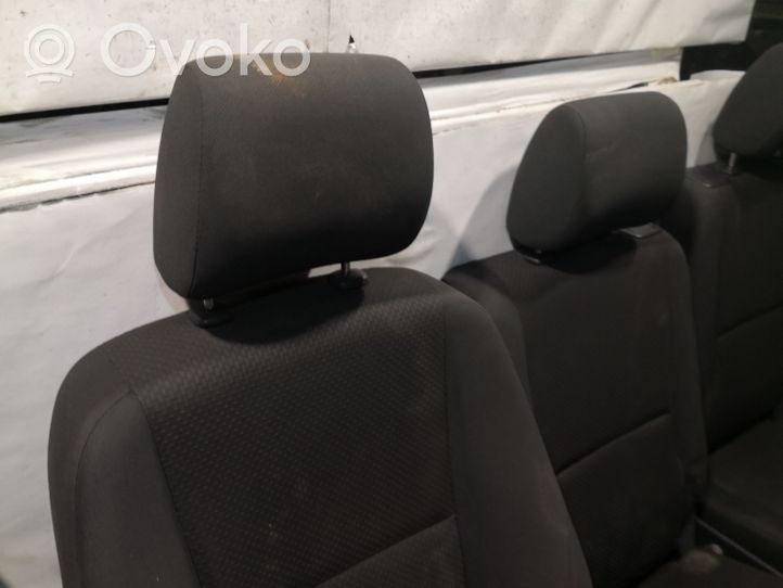 Toyota Corolla Verso AR10 Set sedili 