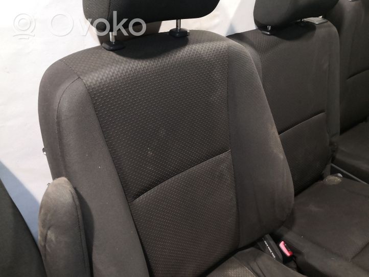 Toyota Corolla Verso AR10 Istuinsarja 