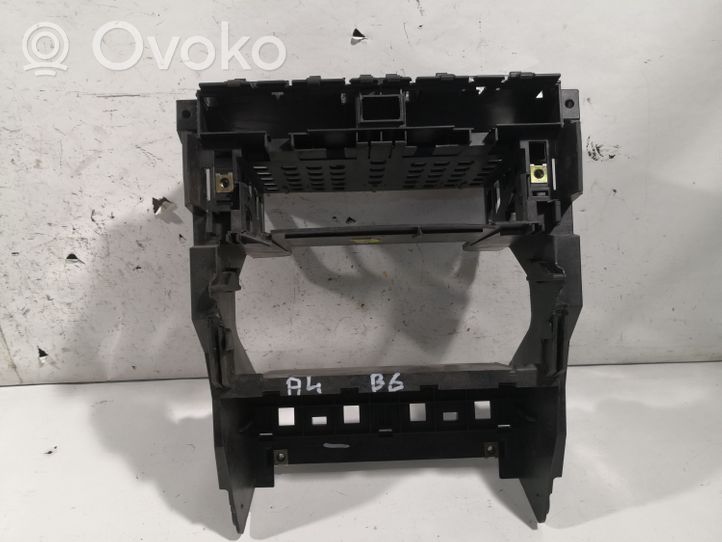 Audi A4 S4 B6 8E 8H Panneau de garniture console centrale 8E0858005E