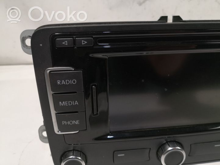 Volkswagen PASSAT B7 Unidad delantera de radio/CD/DVD/GPS 2K0035279C