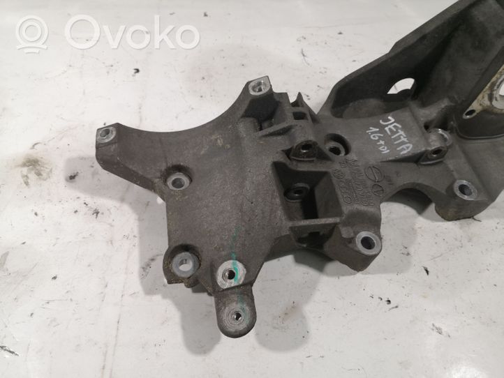 Volkswagen Jetta VI Supporto del generatore/alternatore 03L903143Q