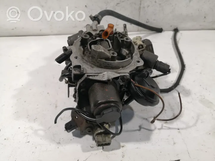 Audi 80 90 B3 Droselinė sklendė 050129015D