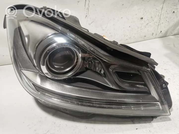 Mercedes-Benz C W204 Lampa przednia A2048204439