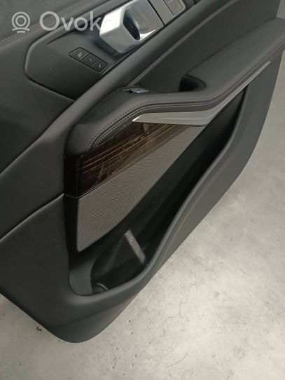 BMW X7 G07 Boczki / Poszycie drzwi przednich 