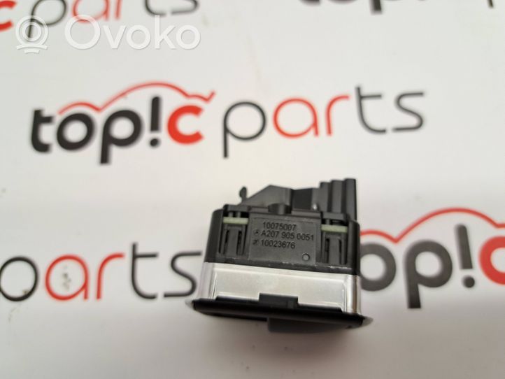 Mercedes-Benz E C207 W207 Tailgate opening switch A2079050051