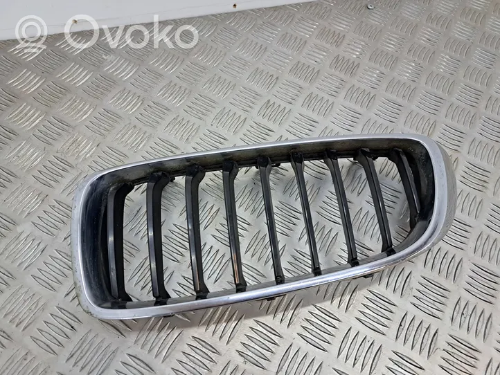 BMW 4 F32 F33 Maskownica / Grill / Atrapa górna chłodnicy 7294814