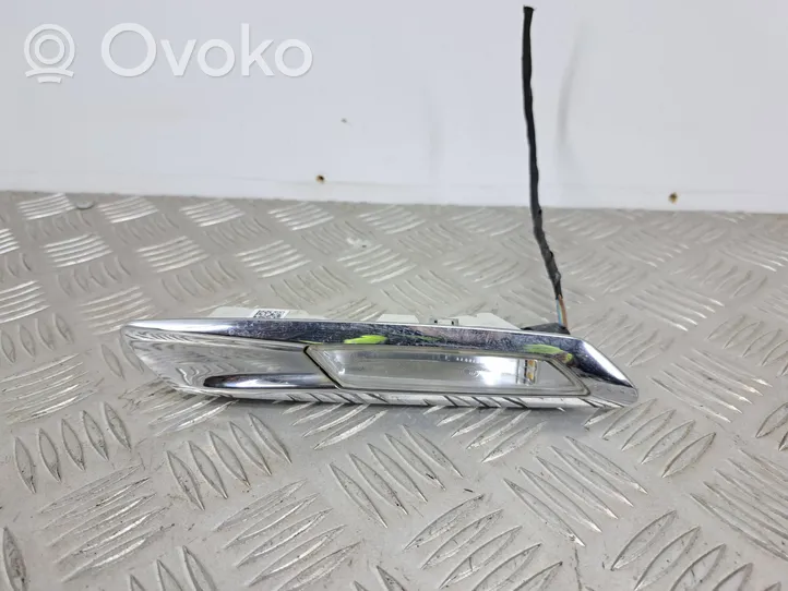 BMW 5 F10 F11 Kierunkowskaz błotnika przedniego 7154167