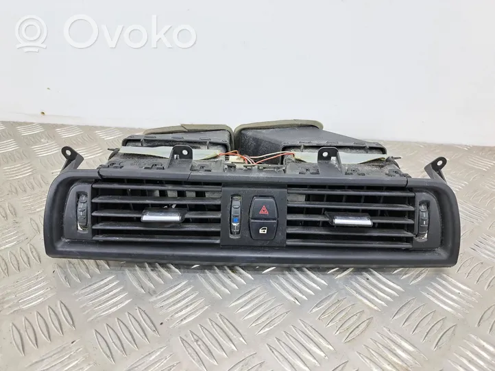 BMW 5 F10 F11 Dash center air vent grill 16828110