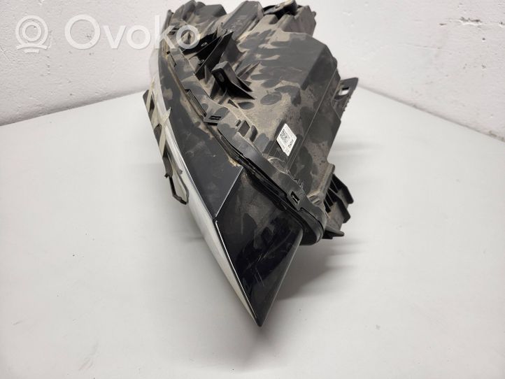 Audi Q2 - Lampa przednia 81A941012A