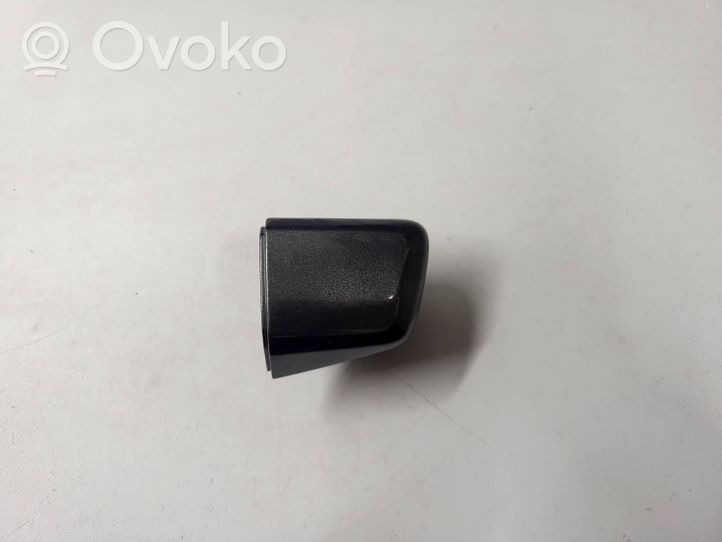 Audi Q2 - Osłona klamki drzwi przednich 8V0837167