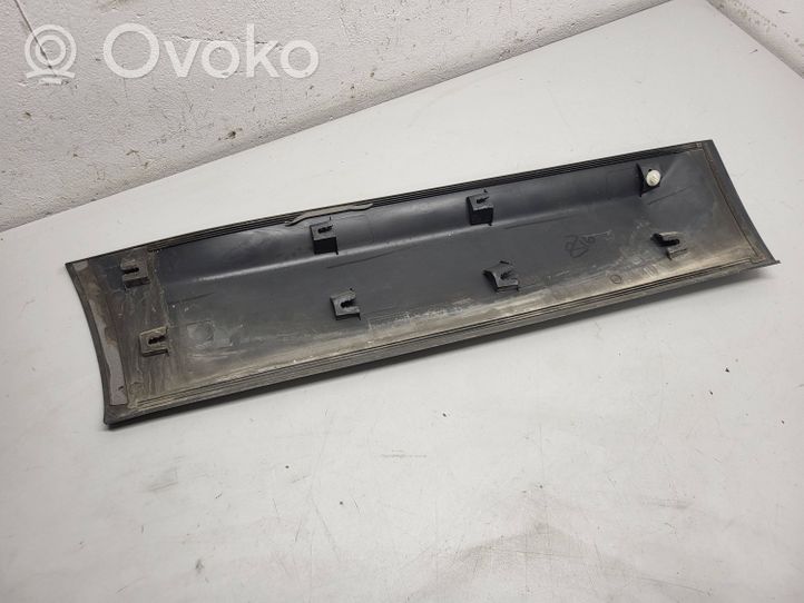 Nissan Qashqai+2 Takaoven lista (muoto) 82871EY11E