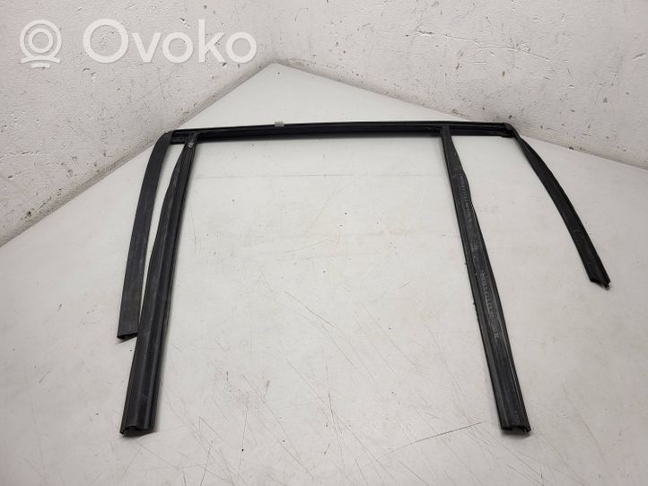 BMW X5 G05 Moulures des vitres de la porte arrière 7428690