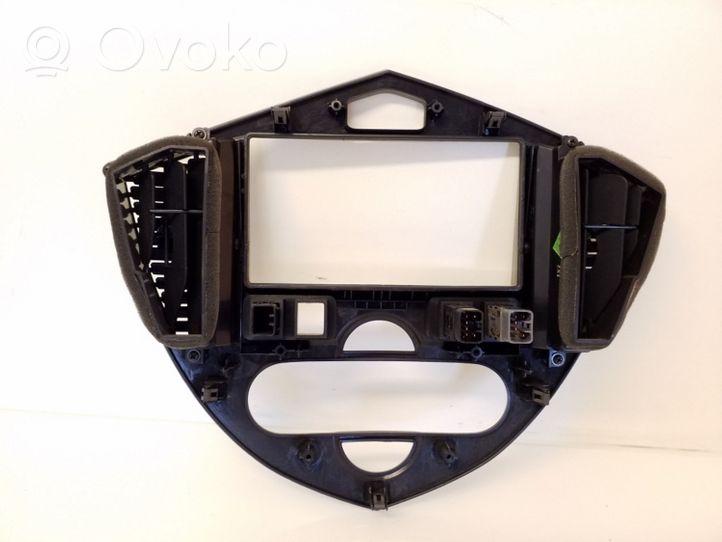 KIA Carens I Radio/GPS head unit trim 